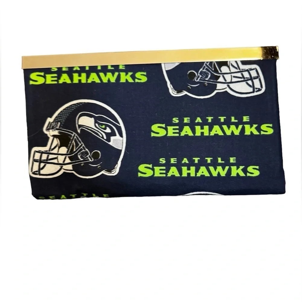 SEATTLE SEAHAWKS Bifold rhinestone accent wallet purse bag 12's Clutch NWOT